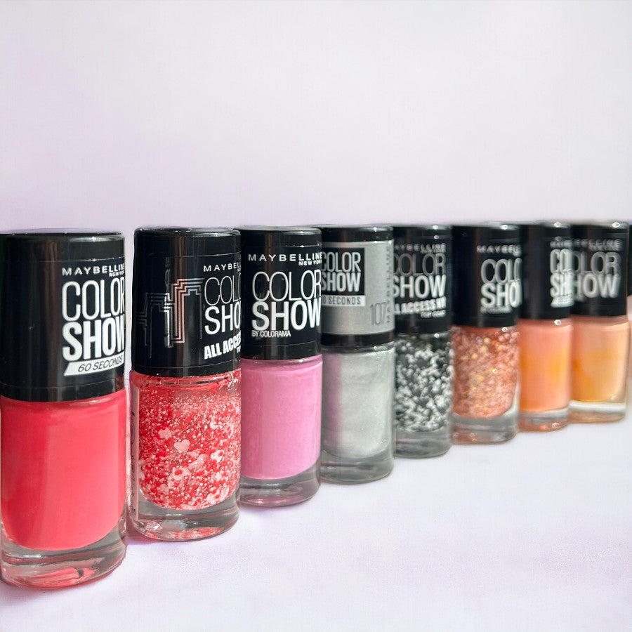 Maybelline New York & Max Factor – 16 Piece Makeup Kit – 8 Nail Polishes, 8 Lipfinity Lasting Lip Tint