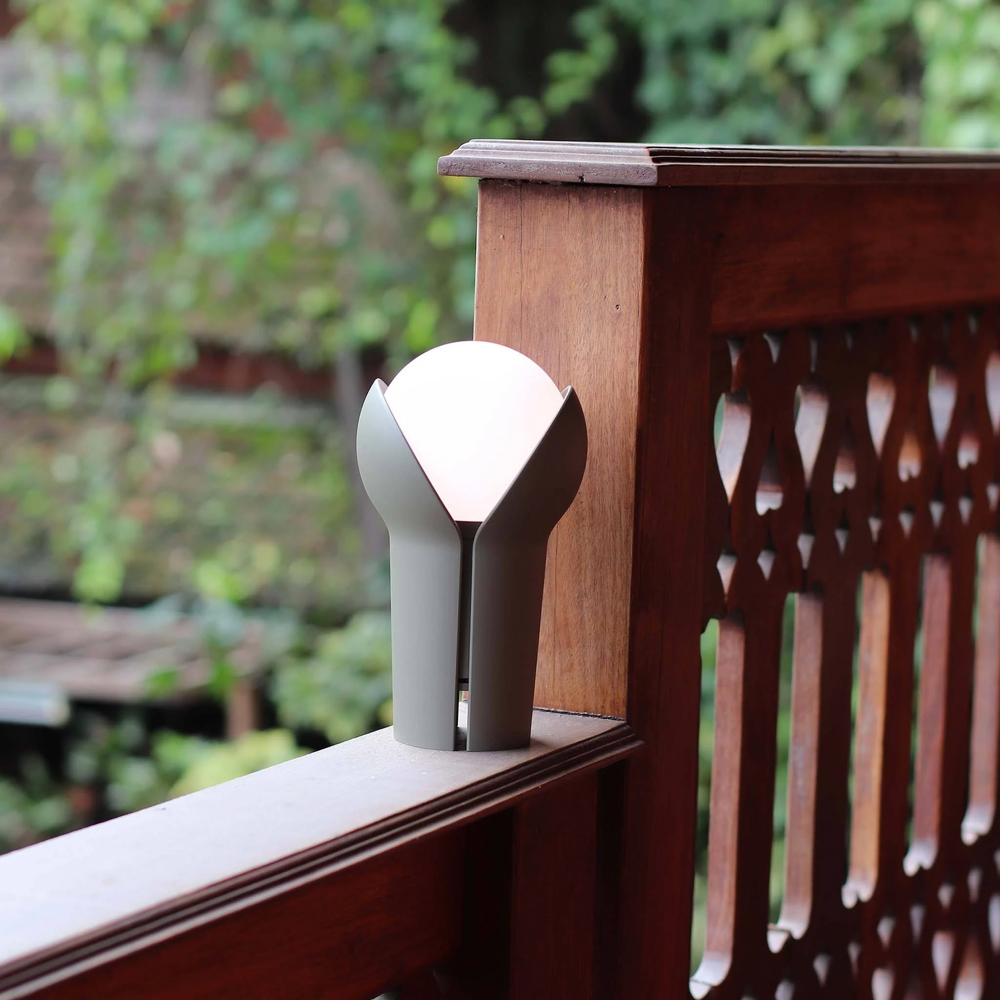 Innermost - Bud Indoor Outdoor Touch LED Lamp Cordless Rechargeable Dimming - Ash Grey