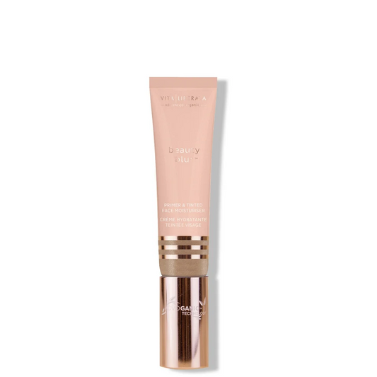 Vita Liberata Body Blur - Latte 30ml Foundation on a white background