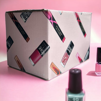 Maybelline New York & Max Factor – 16 Piece Makeup Kit – 8 Nail Polishes, 8 Lipfinity Lasting Lip Tint